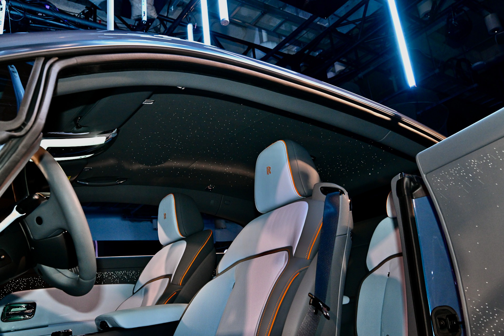 スペクターのインテリア