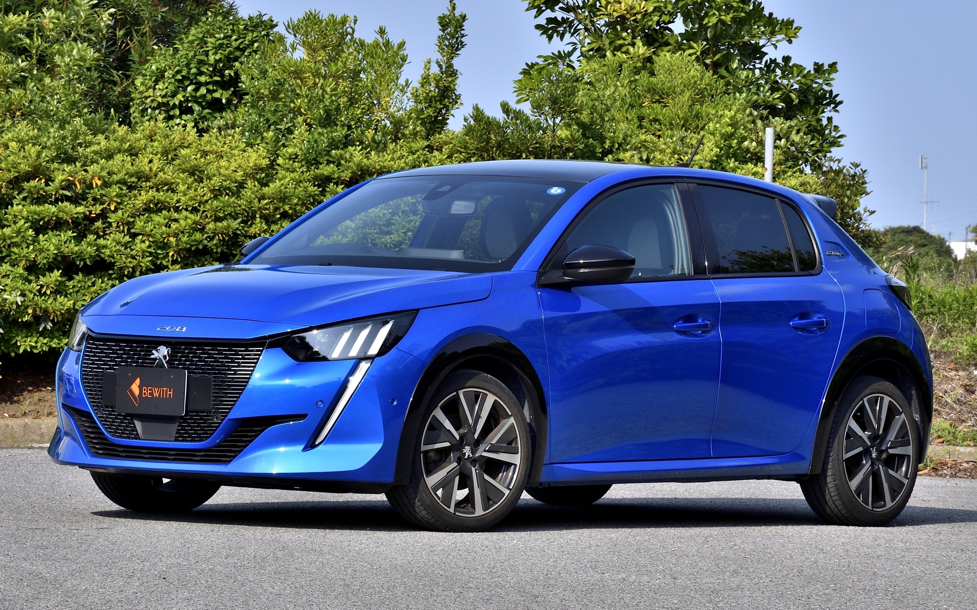 今回は最後に「BEWITH プラチナボイスフルシステム」をインストールしたプジョー「208」にも試乗してみたが、さすが個々の車体に合わせてセッティングを施しているだけあり、さらなる音の深みが感じられた。よりクオリティの高い音響を求めるならこちらをおススメしたい