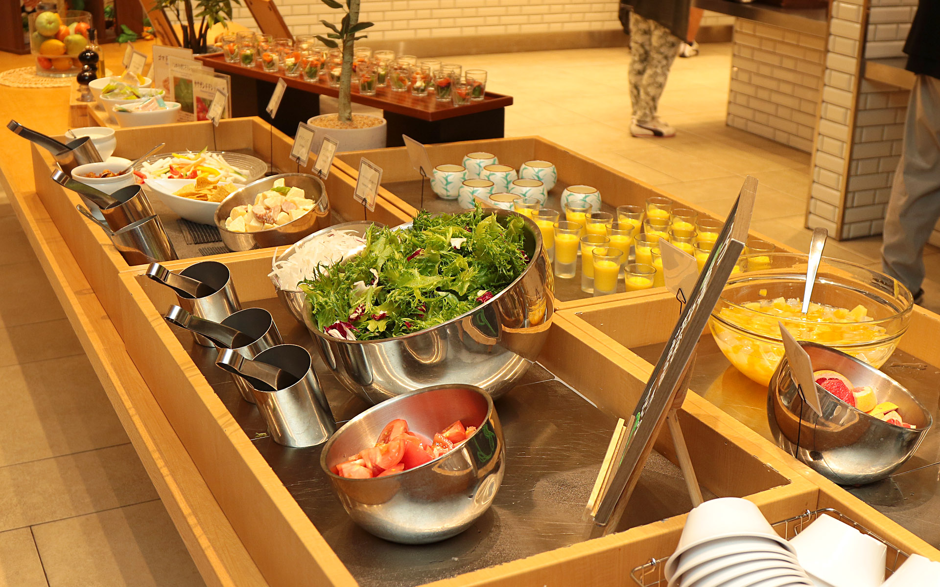 サラダコーナー