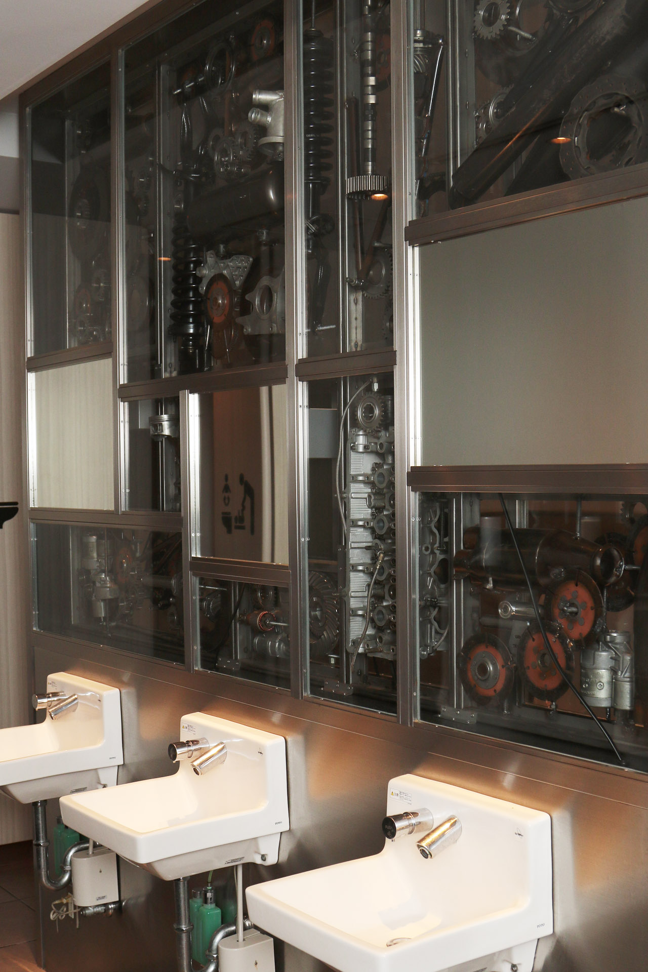 男子トイレは健在だった