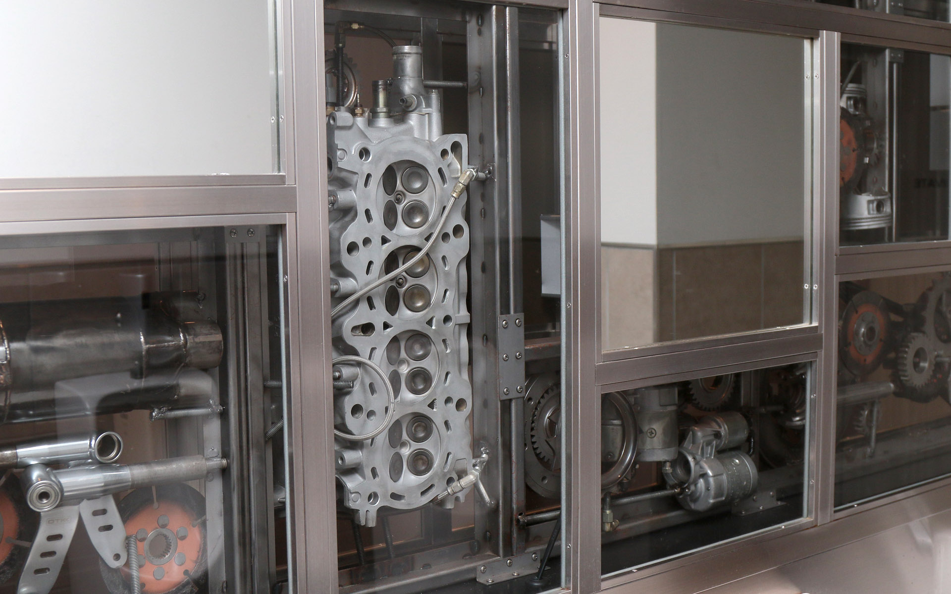 男子トイレは健在だった