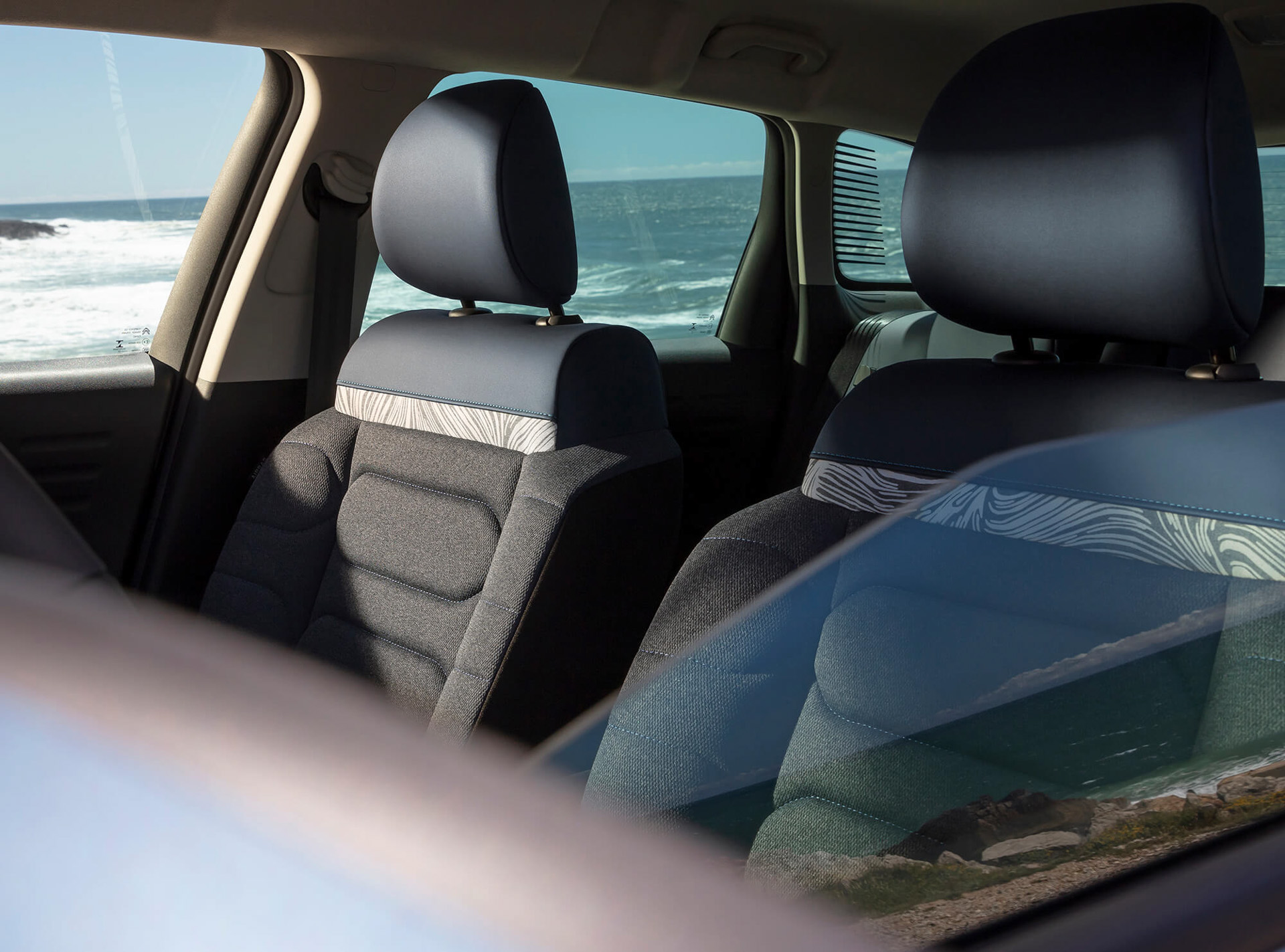 特別仕様車「C3 エアクロス SUV サーフエディション by リップカール」