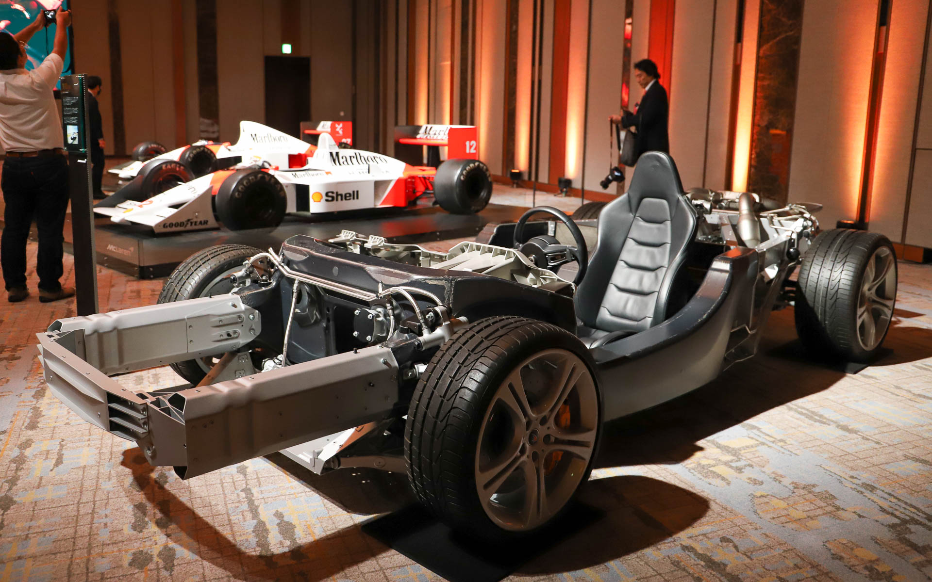 MP4-12カットモデル