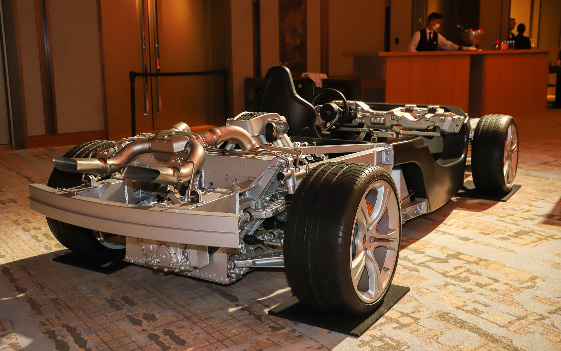 MP4-12カットモデル