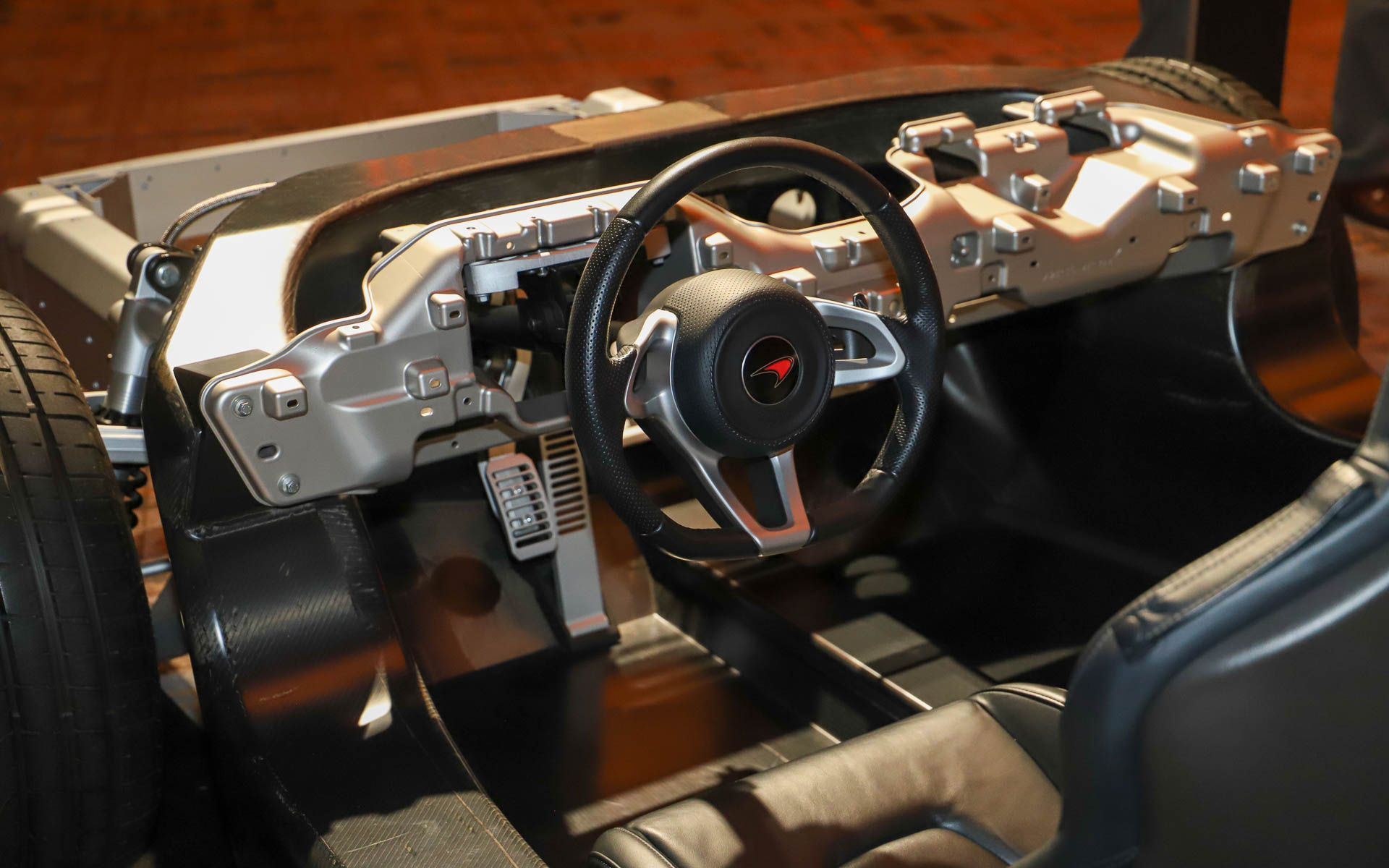 MP4-12カットモデル