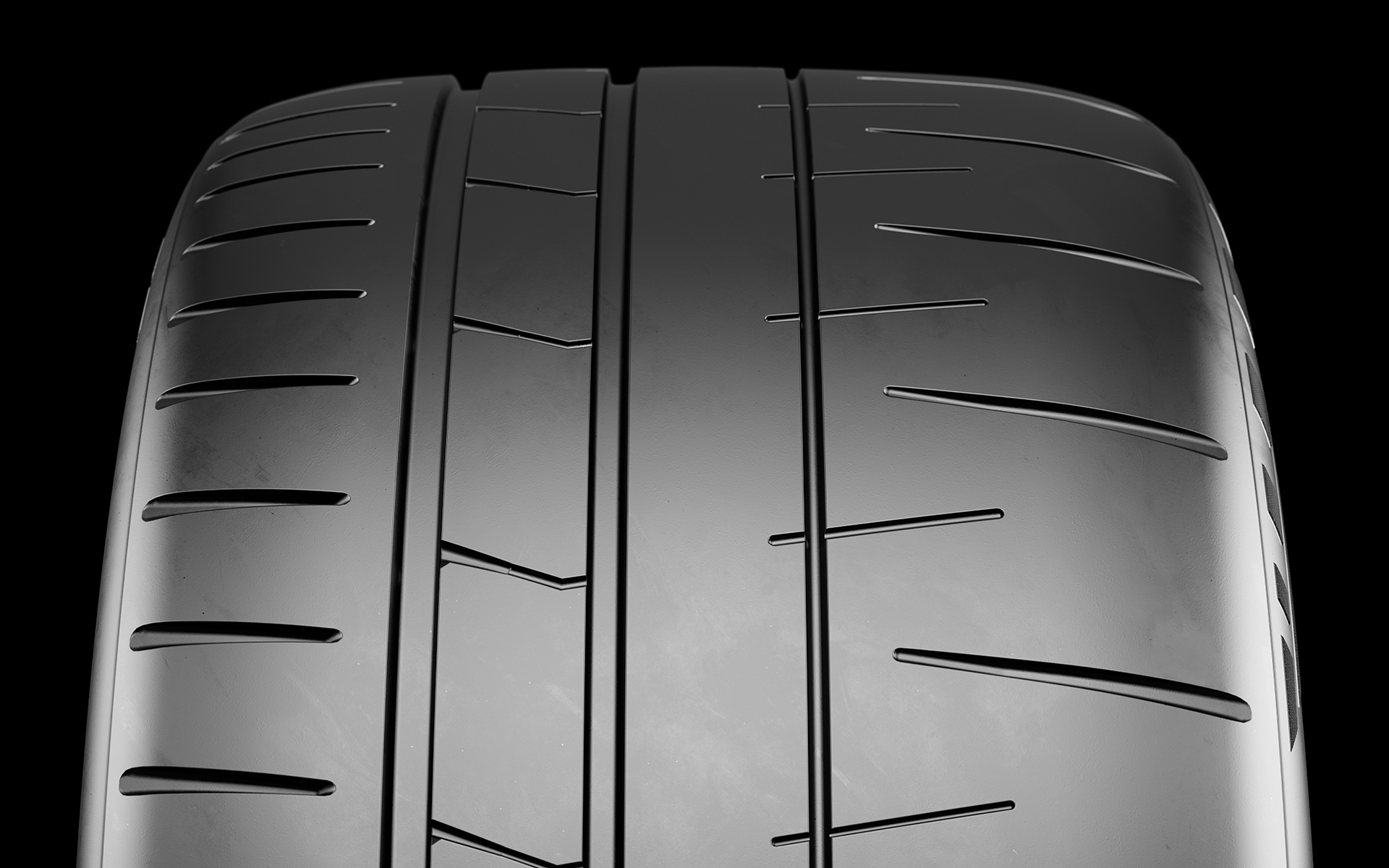 主に純正装着用として設計されたP Zero Trofeo RSだが、将来的にはアフターマーケット用も幅広く用意する予定