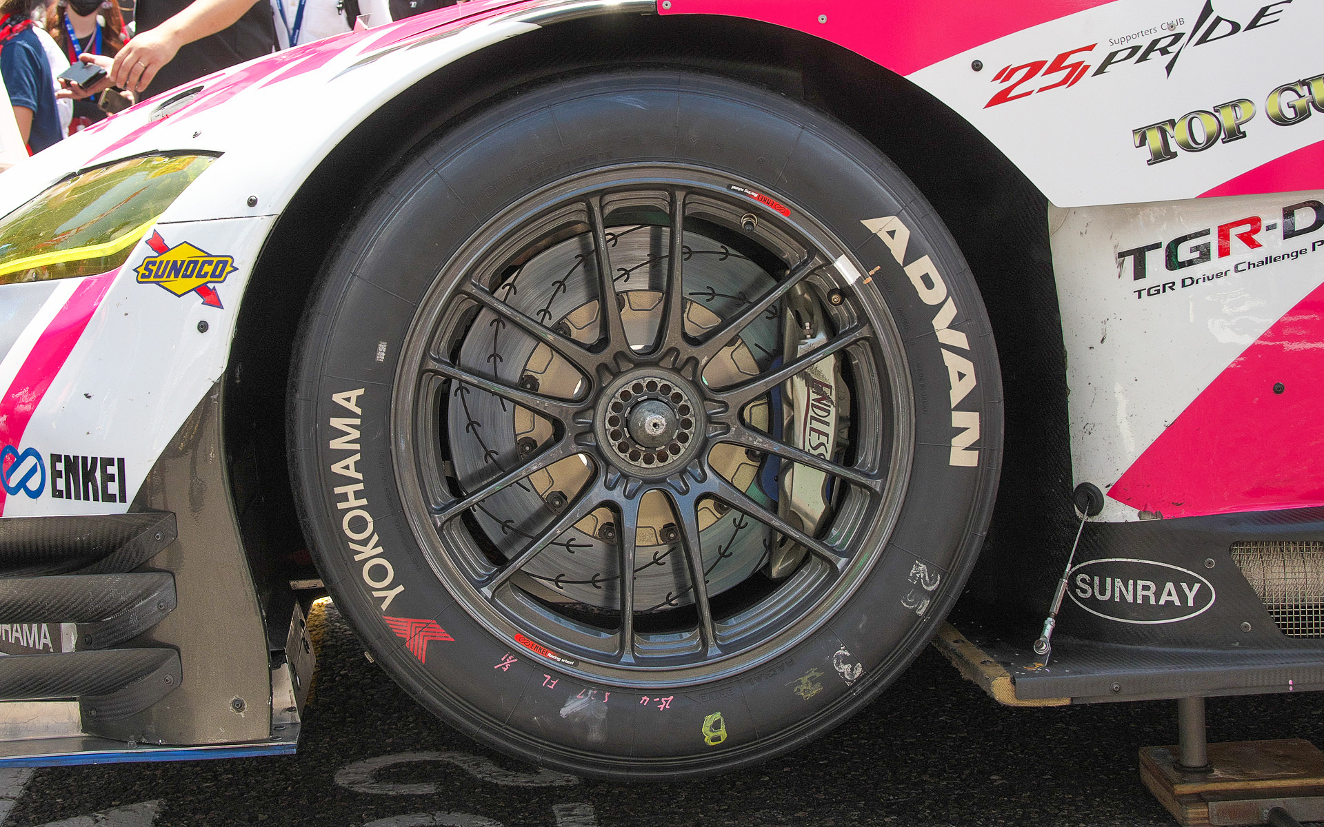 GT300クラスでは全16台にタイヤを供給している横浜ゴム