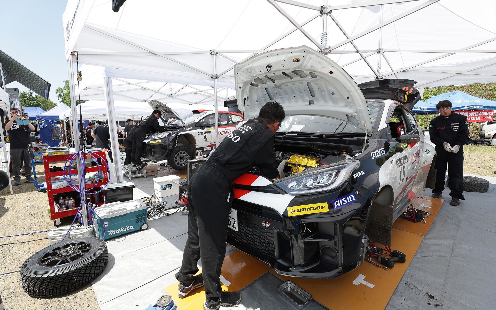 眞貝選手/安藤選手組は昨年のMT車両の改良仕様で出場し、JN-2クラス2位入賞