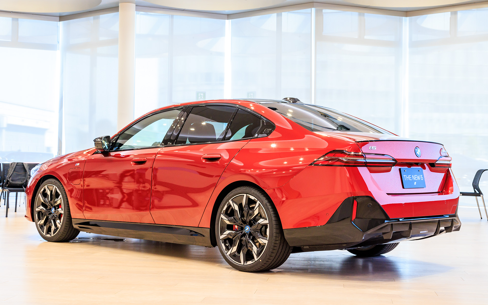 リアビューもスポーティ