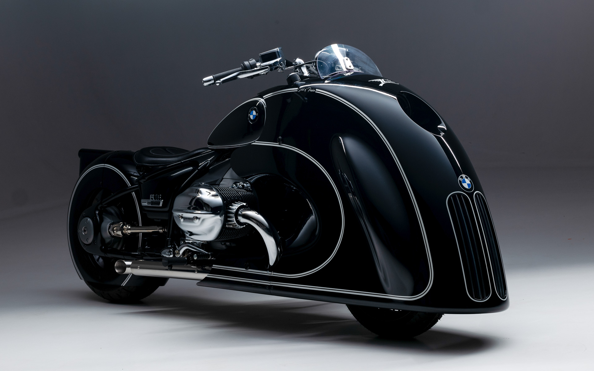 Dirk氏が2020年に公開した「R 18 Spirit of Passion」