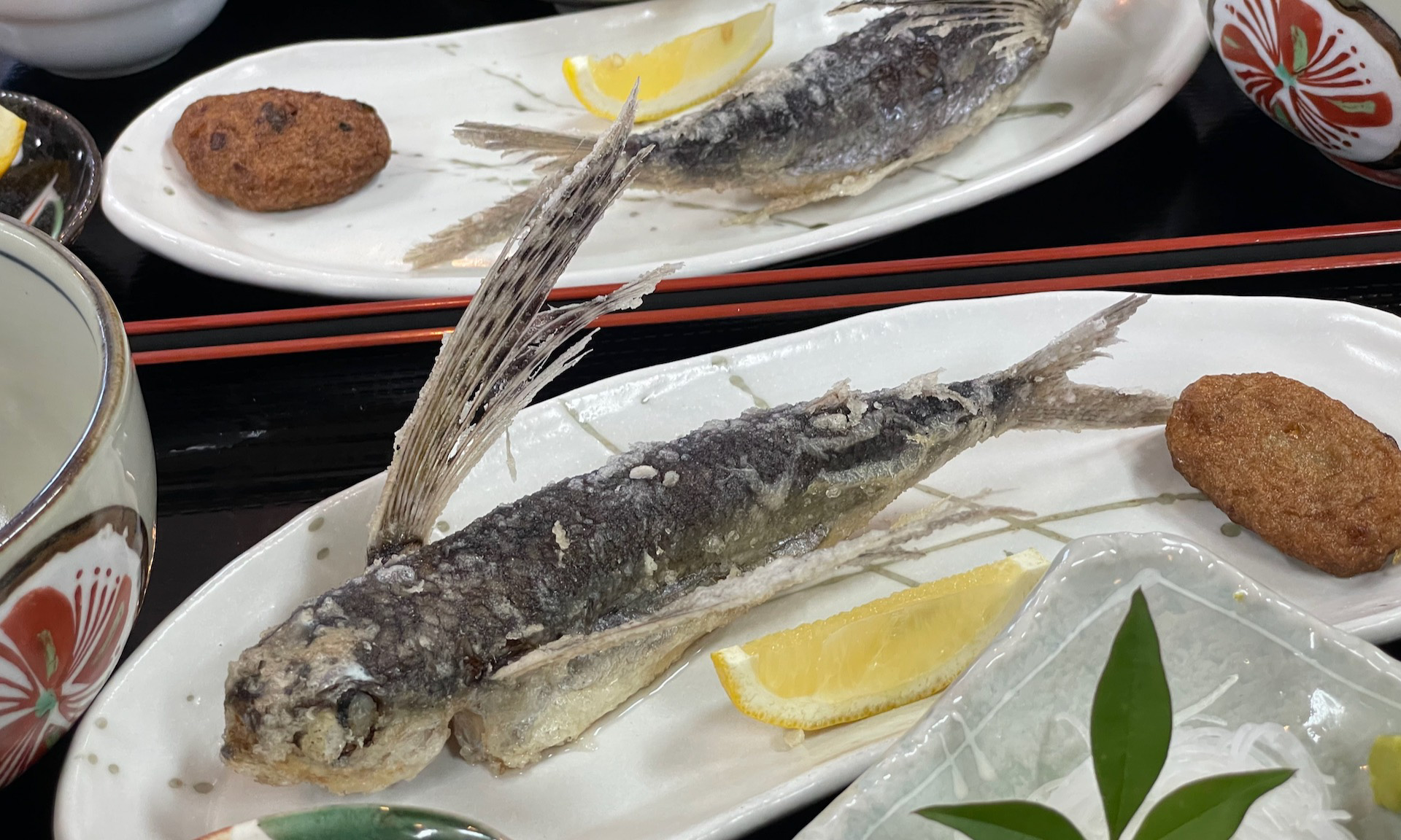 名物のトビウオの唐揚げ