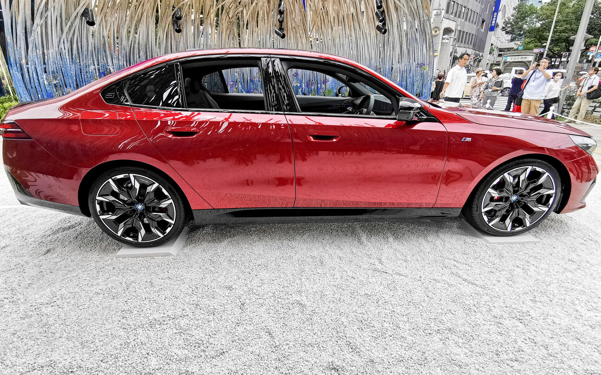 サイドシルエット