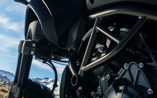 新設計のハイブリッドフレームを採用