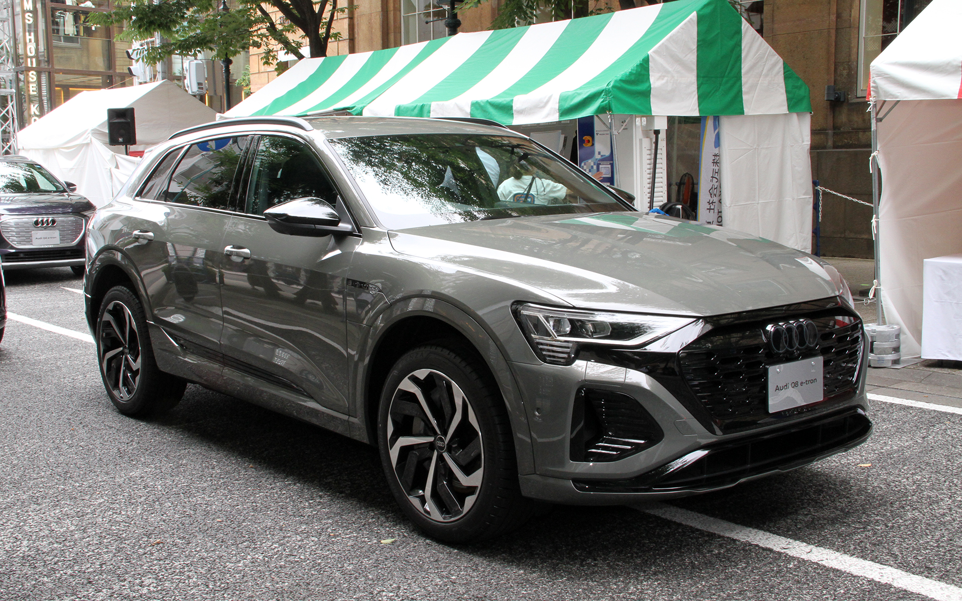 フォルクスワーゲングループジャパン（アウディ事業部）「Q8 e-tron」