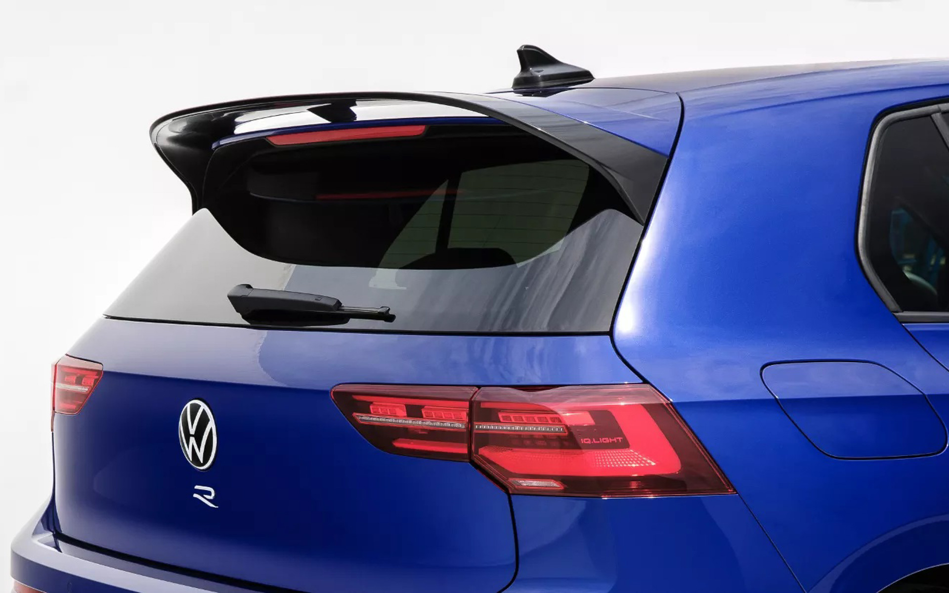 専用リアスポイラー