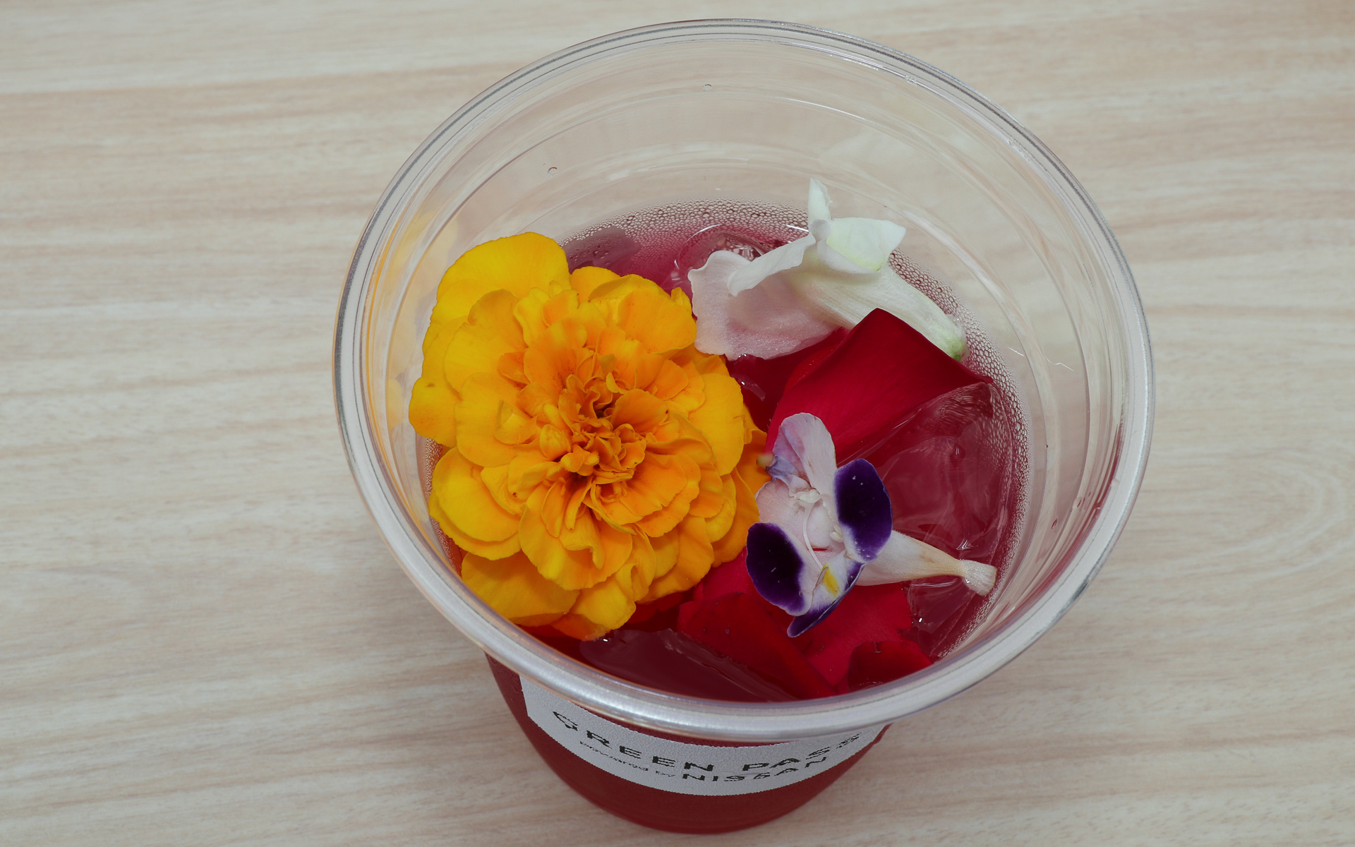 「奥出雲のオーガニックローズのフラワリージュース」