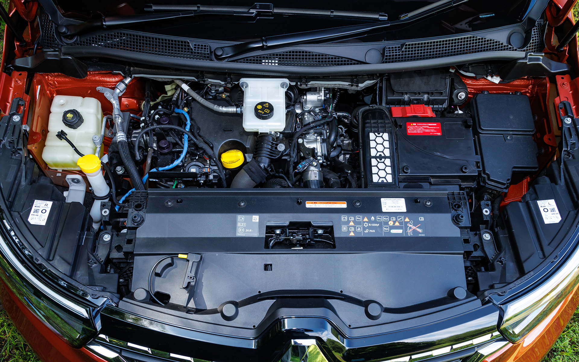 ディーゼルモデルに搭載されるのは、最高出力85kW（116PS）/3750rpm、最大トルク270Nm（27.5kgfm）/1750rpmを発生する直列4気筒SOHC 1.5リッターディーゼルターボエンジン。WLTCモード燃費は17.3km/L