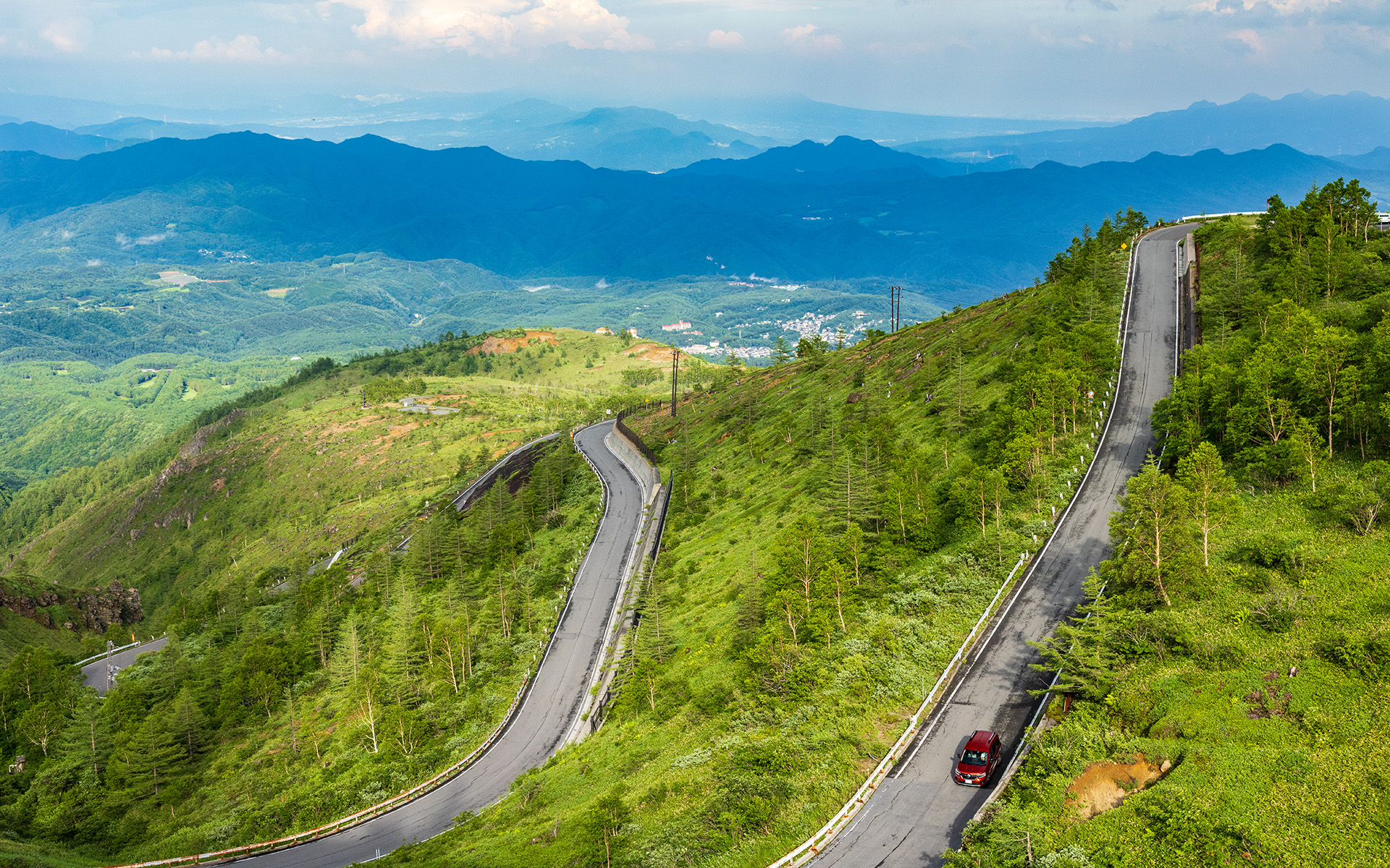 山を下っていく