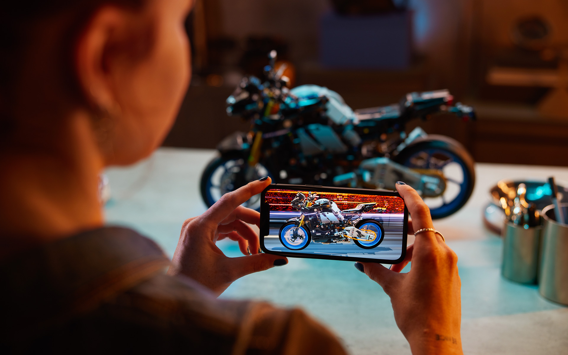 レゴのARアプリを使用すると画面内でMT-10 SPが動きだす