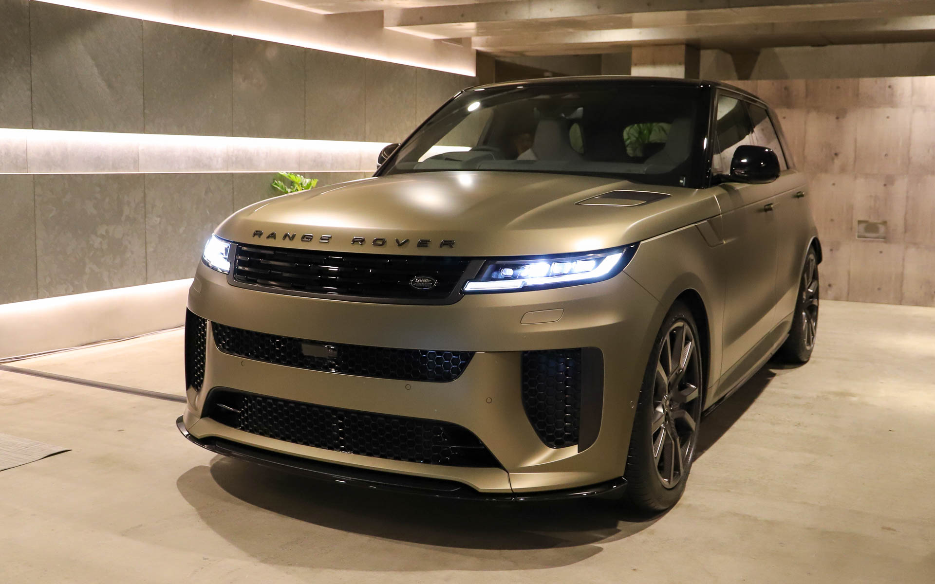 レンジローバー スポーツ SV