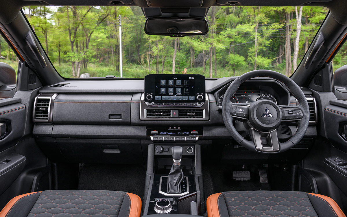 「HORIZONTAL AXIS（ホリゾンタル・アクシス）」コンセプトを進化させたインストルメントパネルを採用