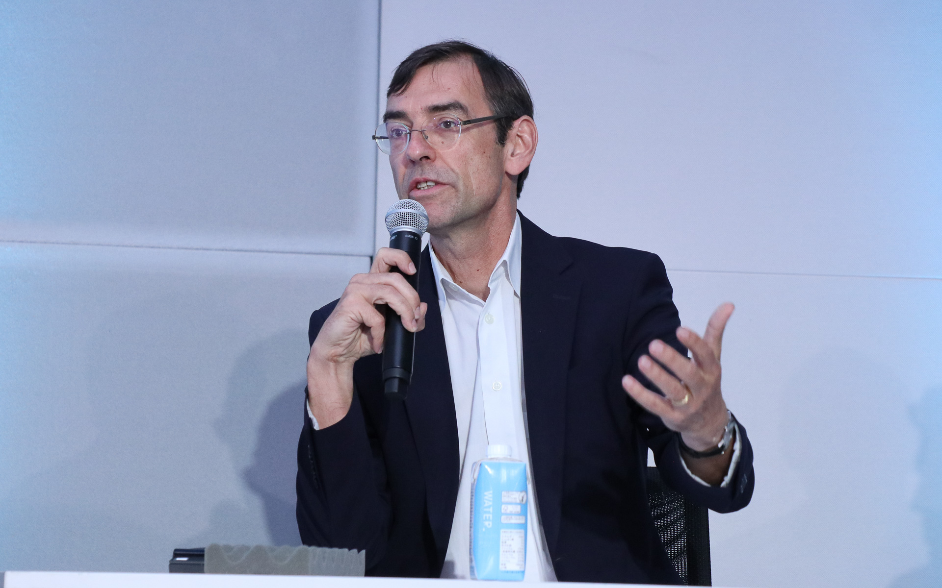 パネル・ディスカッションでコメントするグルドナー氏