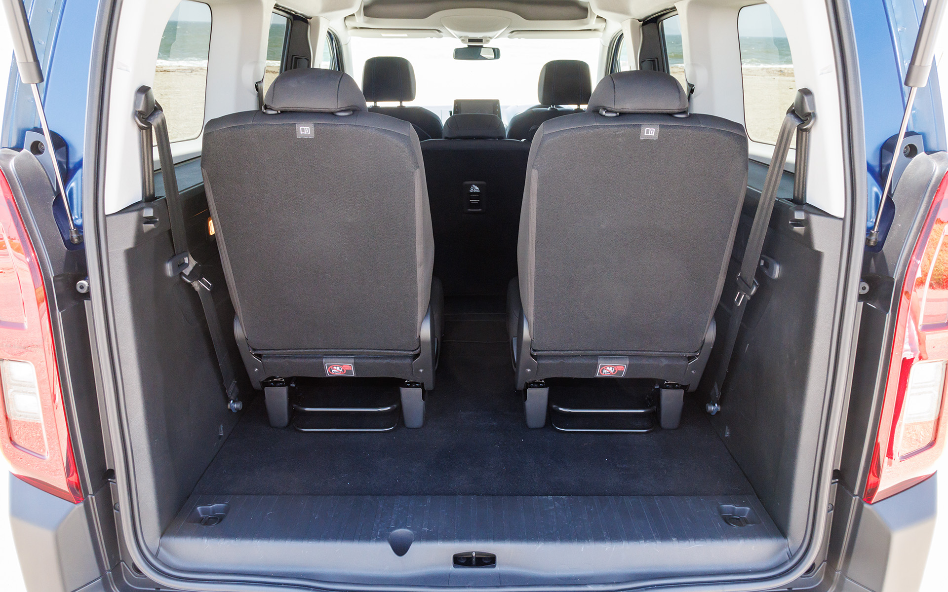 3列目使用時にもラゲッジスペースが残る