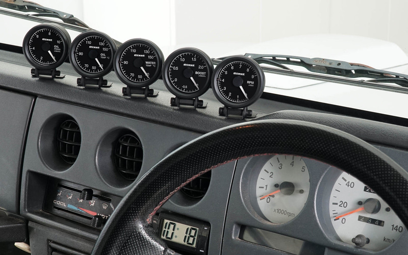 ピボット、52mmのスモールサイズ追加メーター「GT GAUGE-52」 タコ 