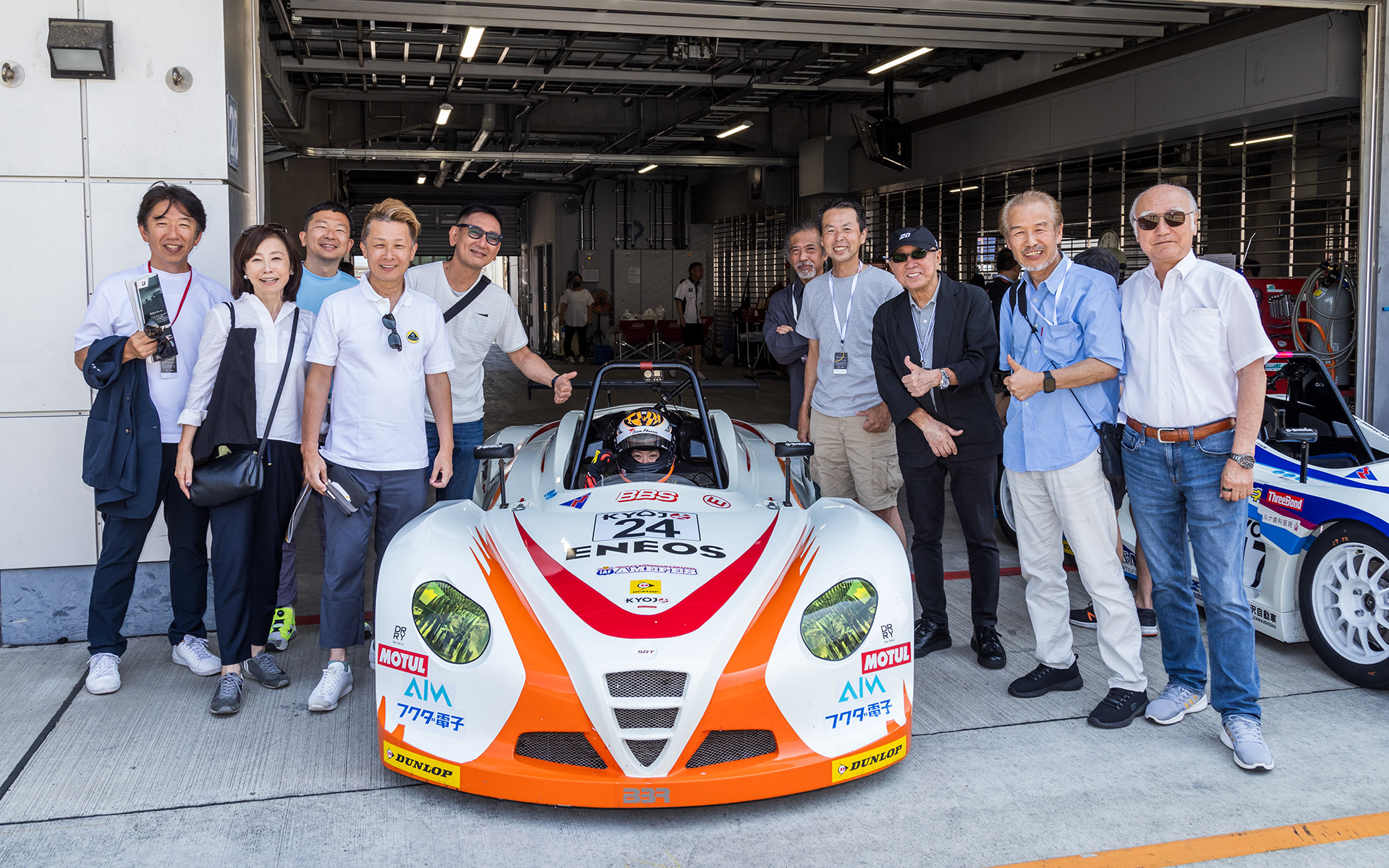 決勝前に多くの先輩方に駆けつけていただいた