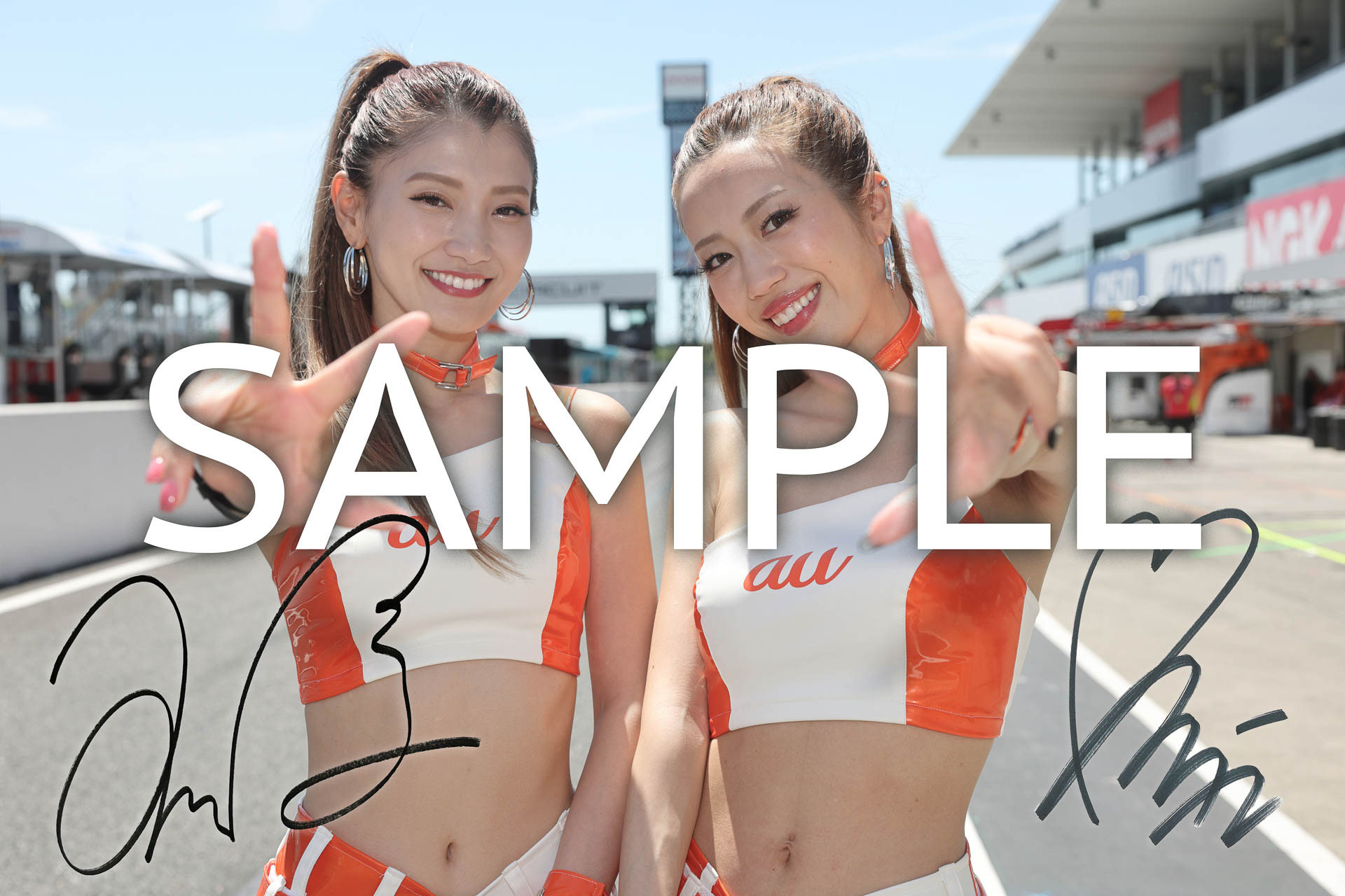 サーキットクイーン（2名のサイン入り：辻門アネラさん、央川かこさん）