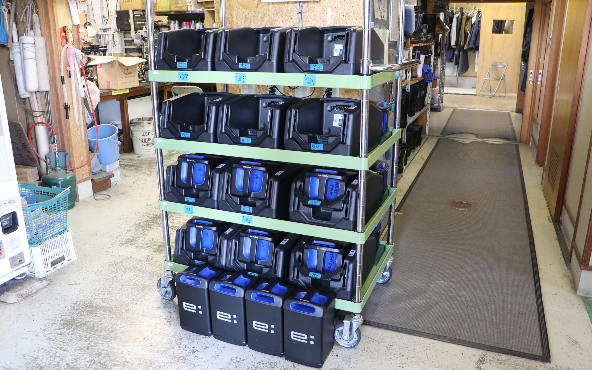 Honda Mobile Power Pack e:はコンピュータでマネジメントしながら最適な充電を行なうようになっている