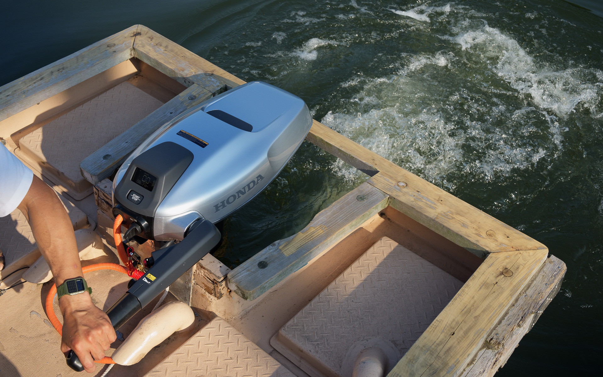 堀川遊覧船に搭載された電動推進機プロトタイプ