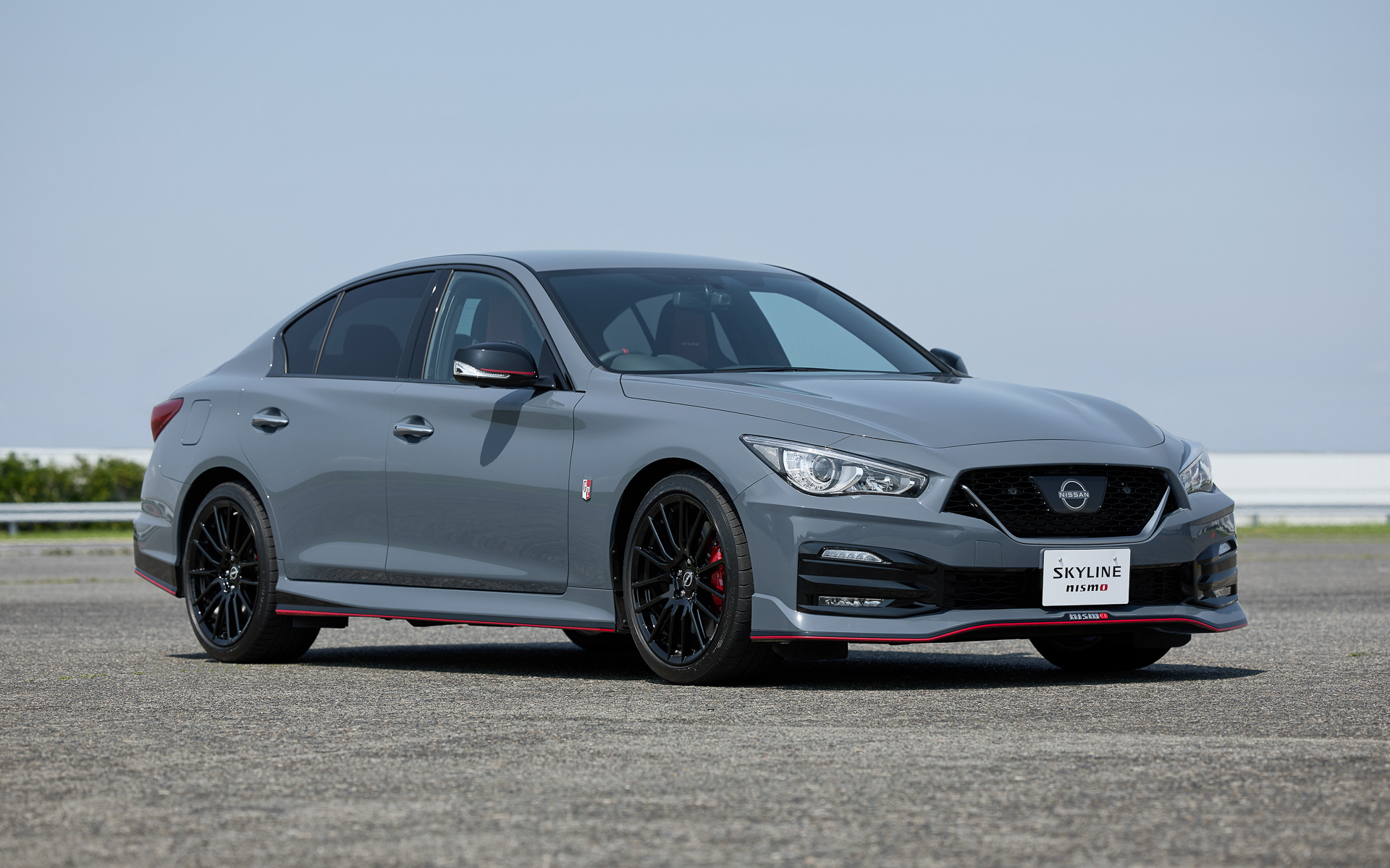 スカイライン NISMOのボディサイズは4835×1820×1440mm（全長×全幅×全高）、ホイールベースは2850mm