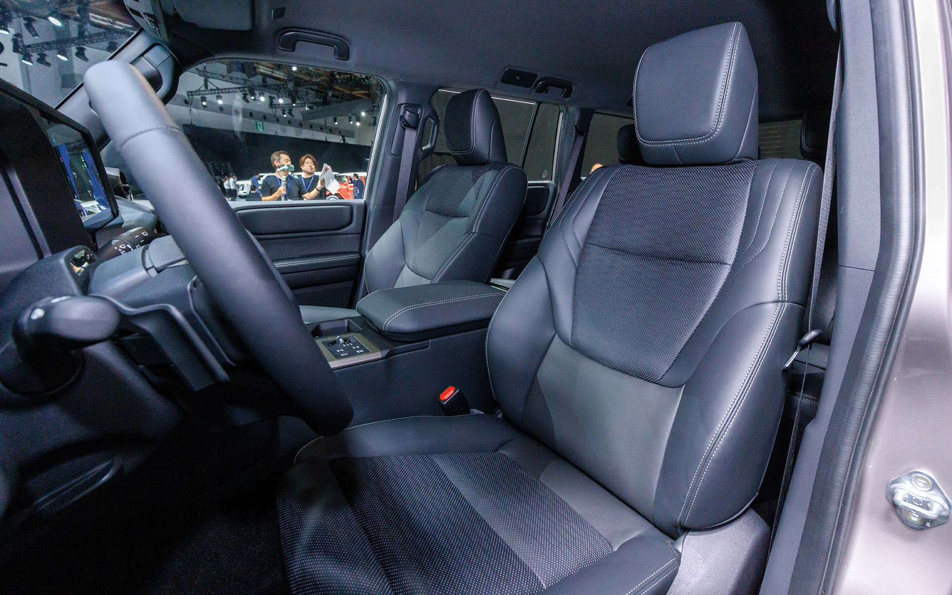 フロントシート。ヒーターとベンチレーションが付いている