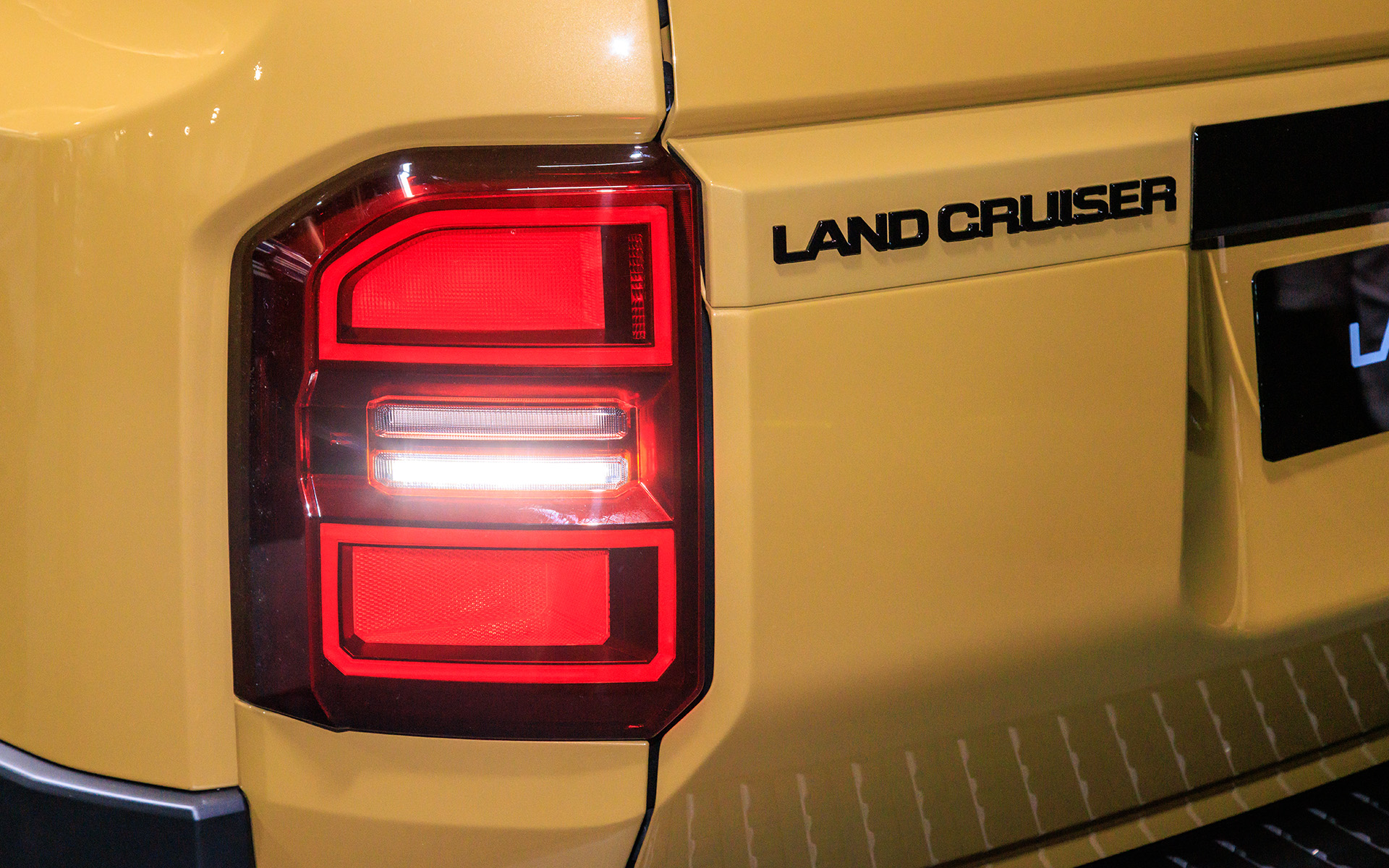 リアコンビランプ