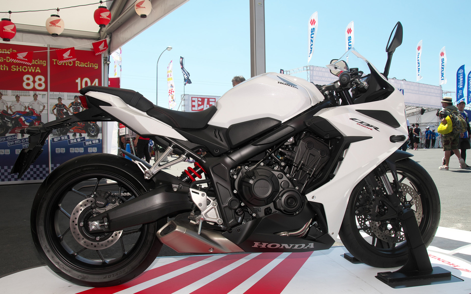 「CBR650R」も展示