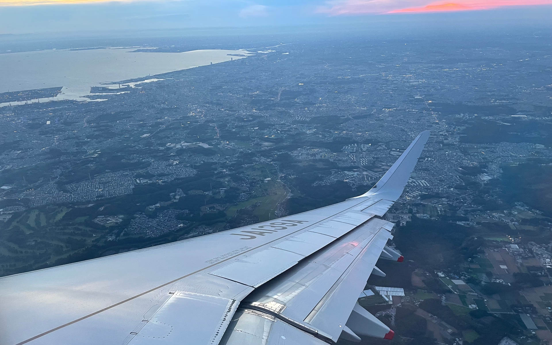 帰路はうっすらと夕暮れで旅愁を感じるのでありました