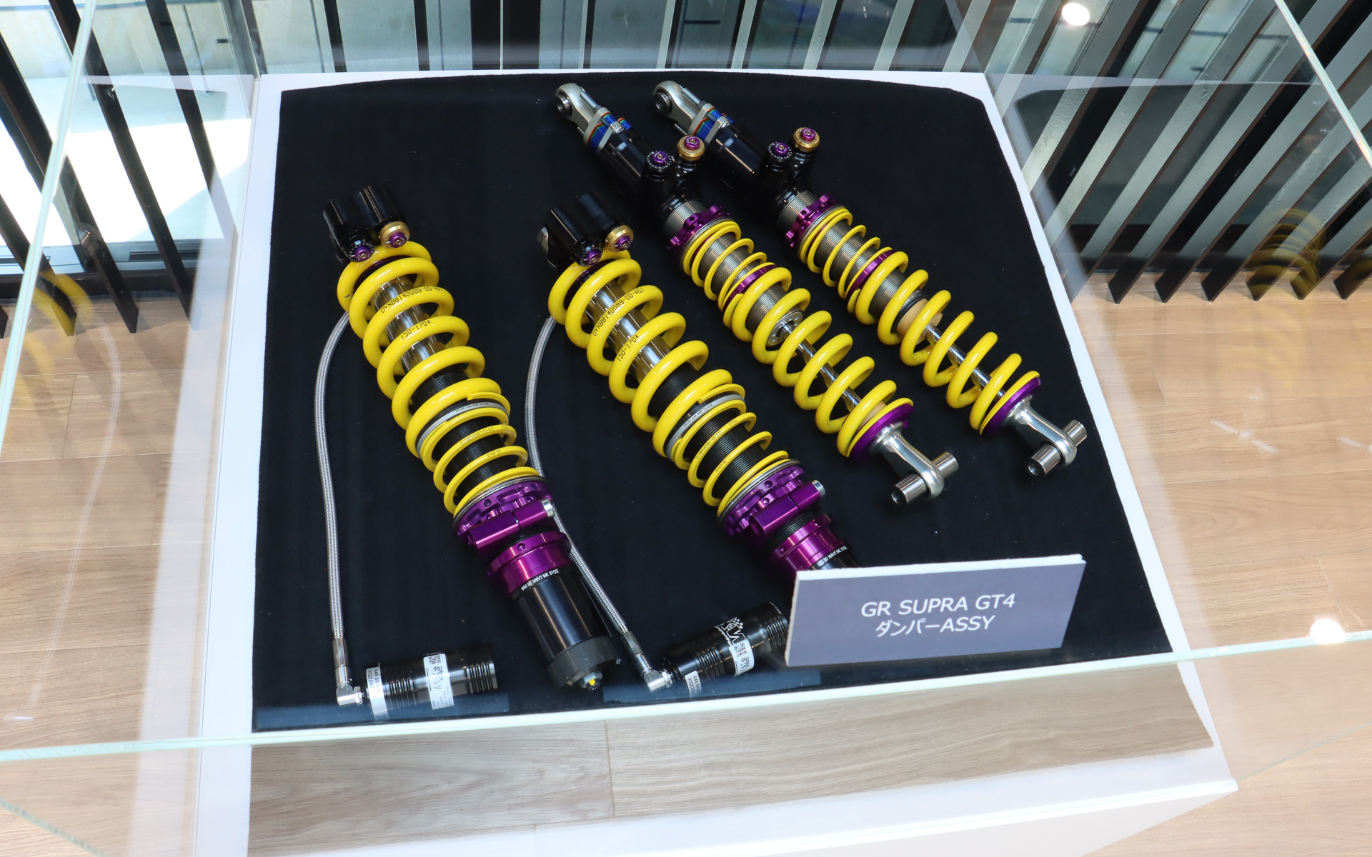 GR SUPRA GT4のダンパー＆スプリング