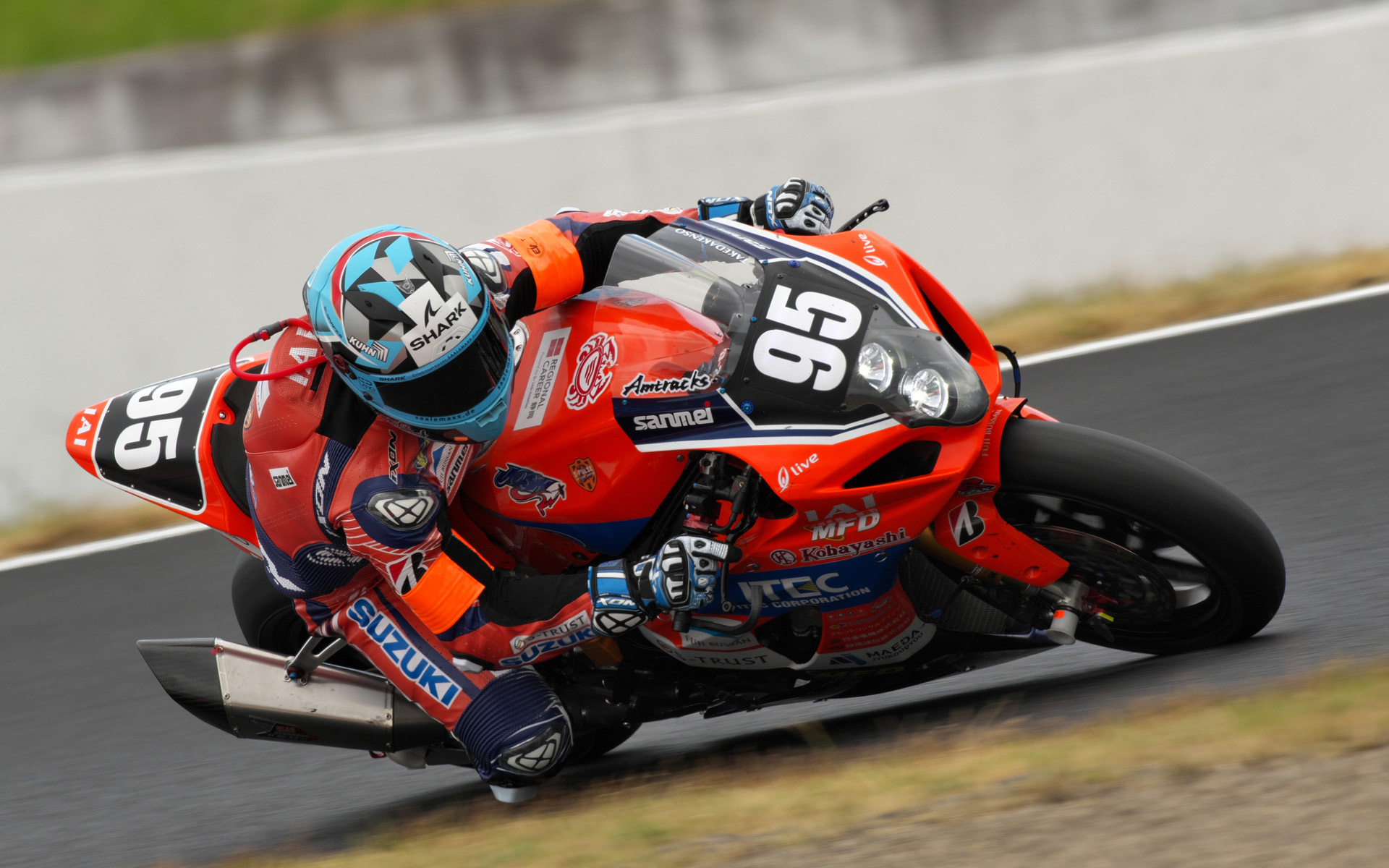 3位争いを繰り広げる95号車