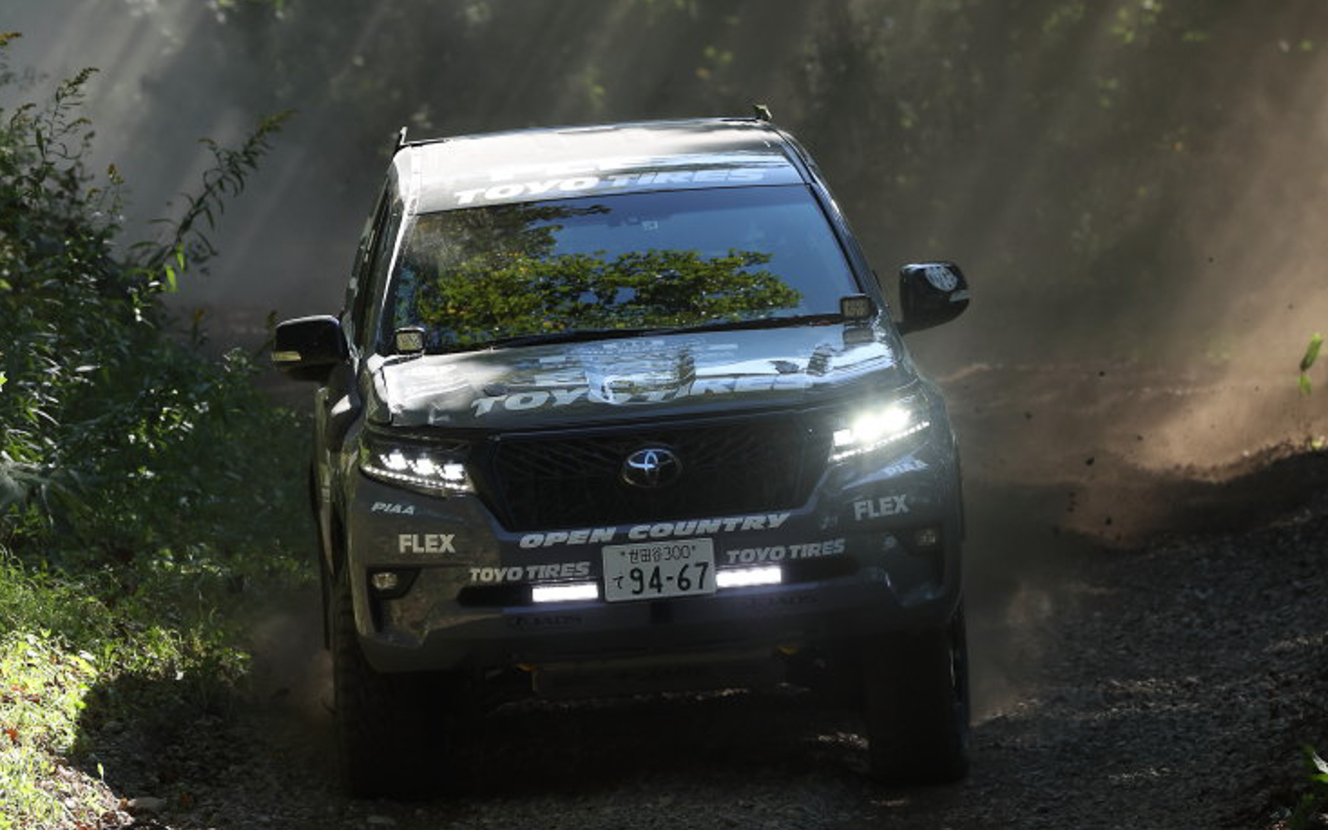 TOYOTA LANDCRUISER 150 PRADO FLEX Racing SPEC 川畑真人/中谷篤組の走行シーン