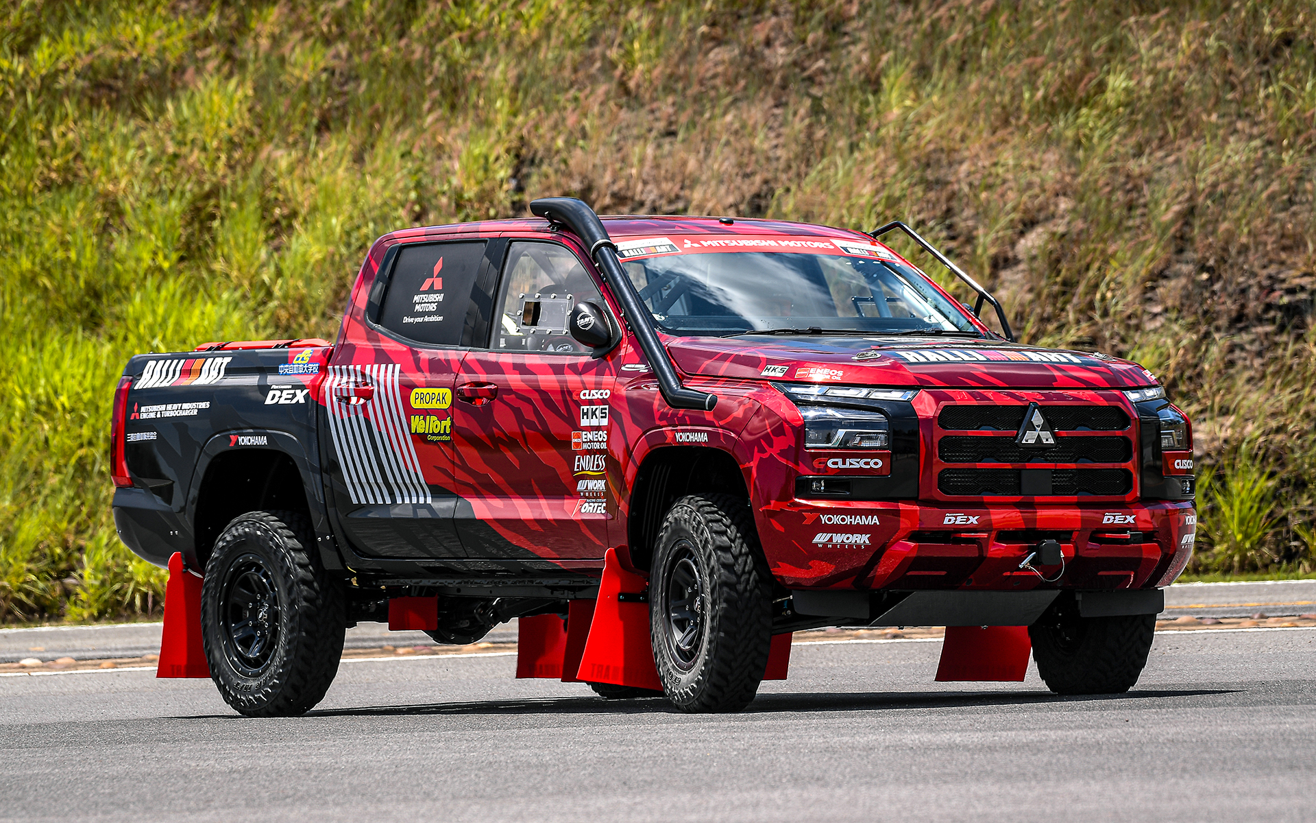 アジアクロスカントリーラリー2023仕様の新型トライトン