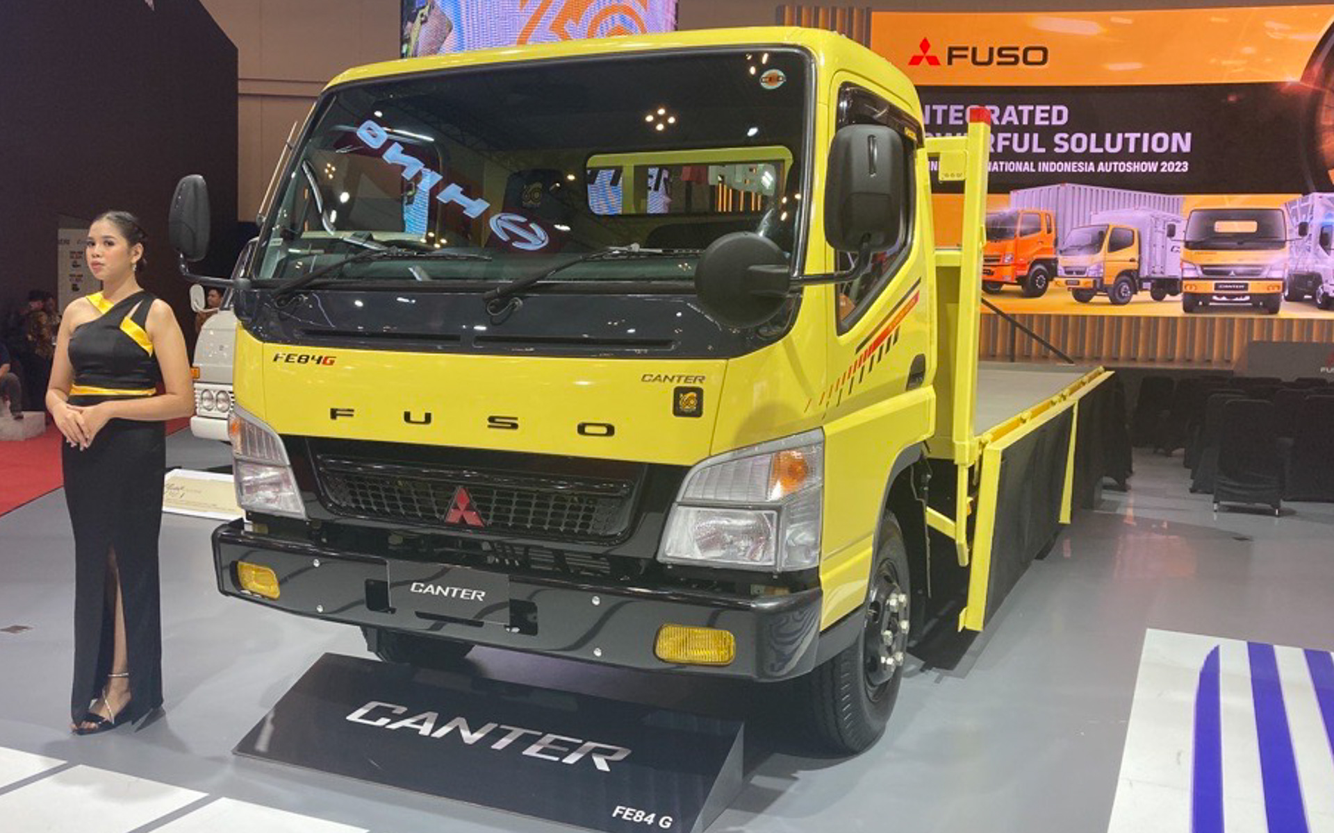 インドネシアで公開された60台限定の「キャンター特別仕様車」