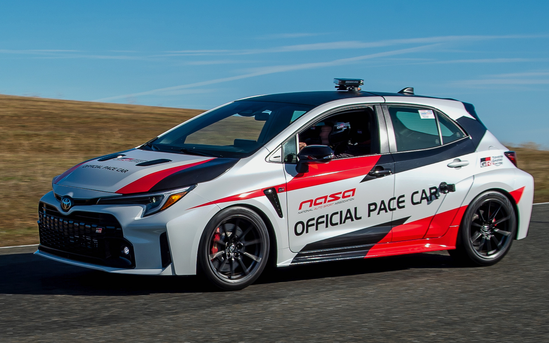 NASA全米選手権のペースカーを務める「GRカローラ モリゾウエディション」
