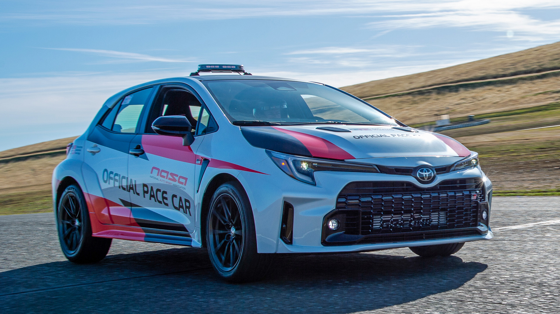 「GRカローラ モリゾウエディション」NASA全米選手権のペースカー仕様