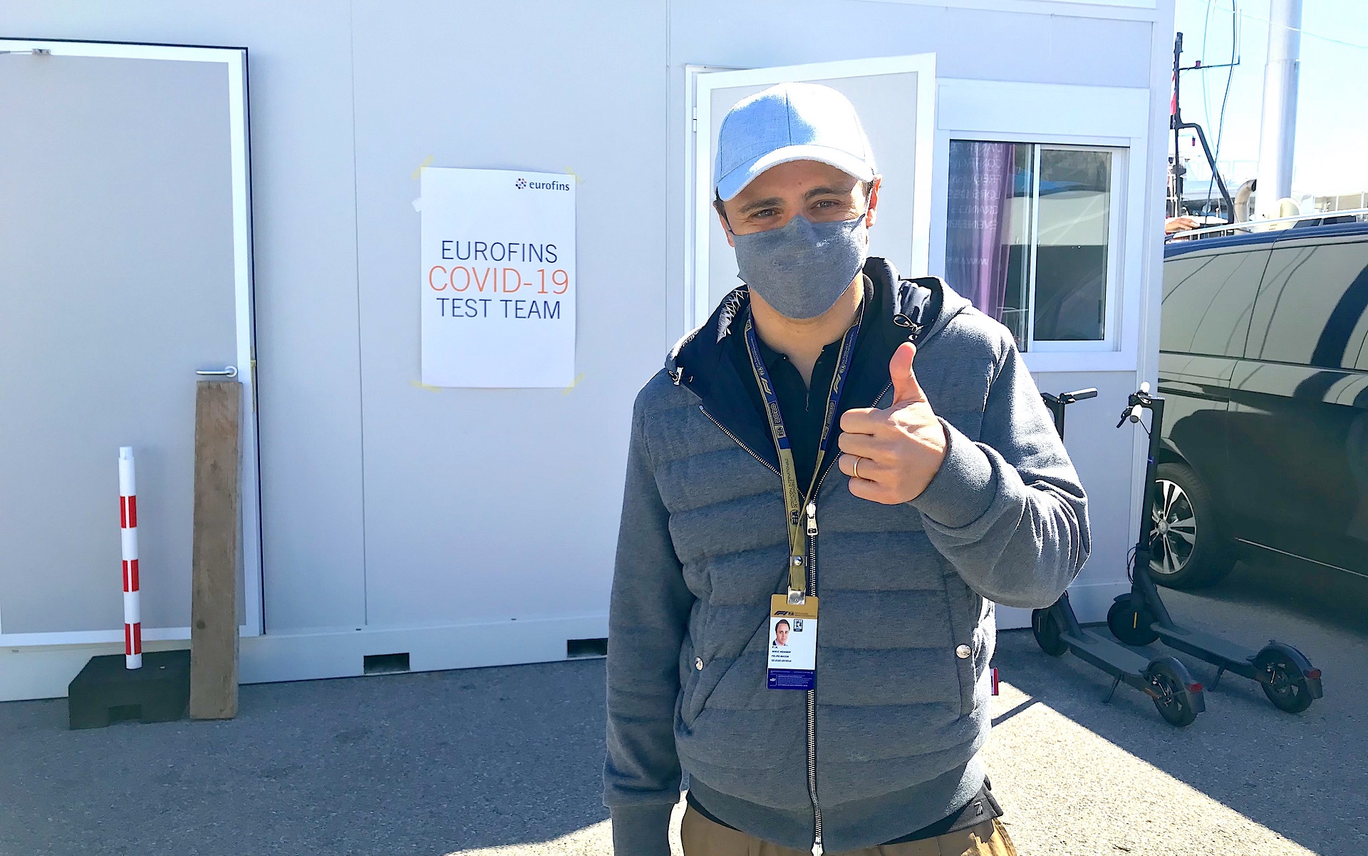 コロナ禍でグランプリが開催されていた2021年の取材活動は、いま思い返してみても、なかなか大変だった。特にPCR検査はひと苦労した。各サーキットにPCR検査場があり、みんなそこへ行って、陰性証明書をもらっていた。元F1ドライバーたちも例外ではなく、フェリペ・マッサ氏も、同様に検査を受けていた