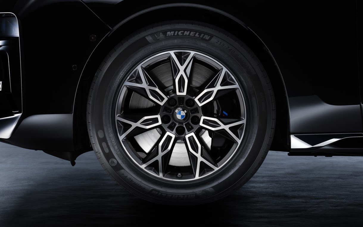 スター・スポーク・デザインのモデル専用20インチ・ライト・アロイ・ホイール