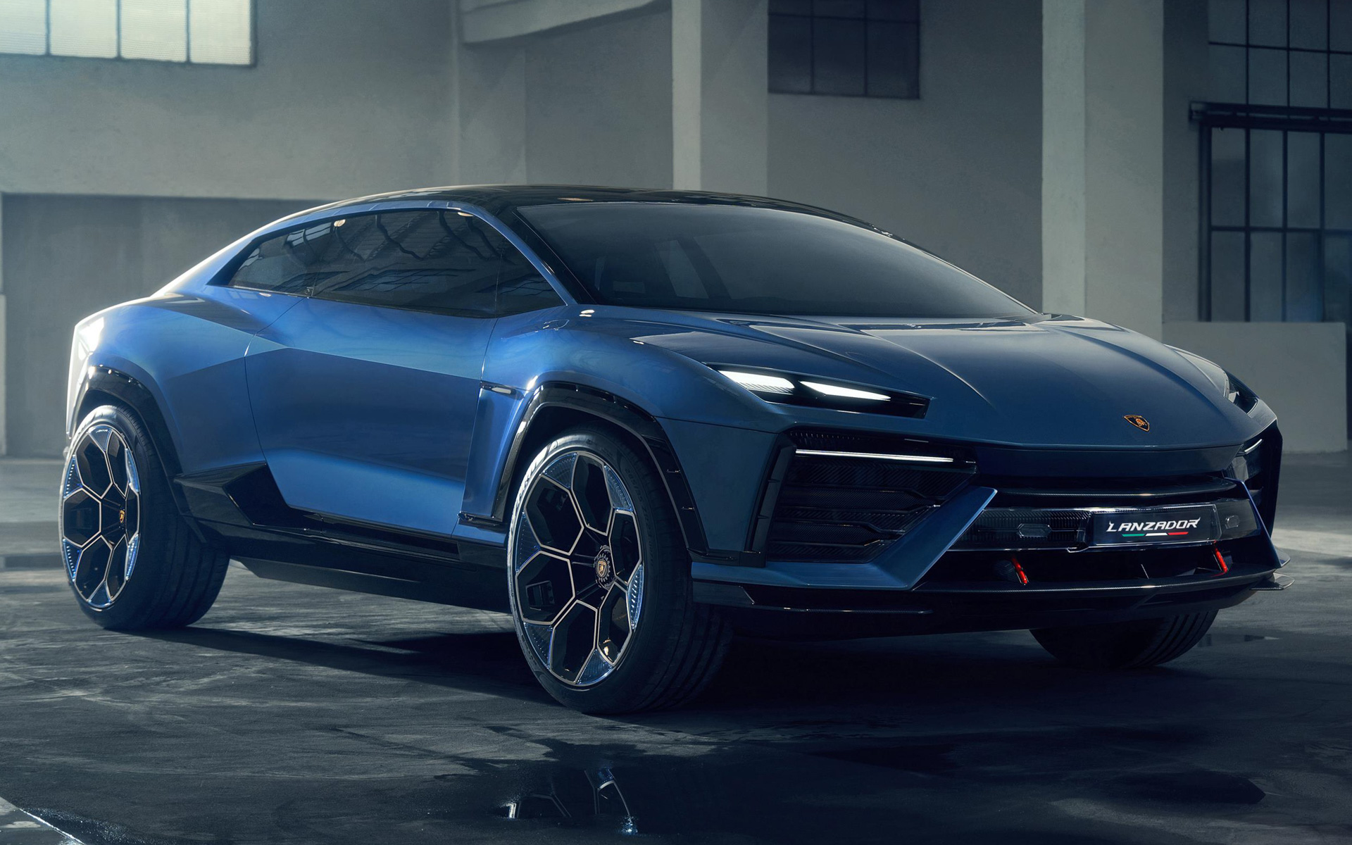 新型EVのコンセプトモデル「ランザドール」