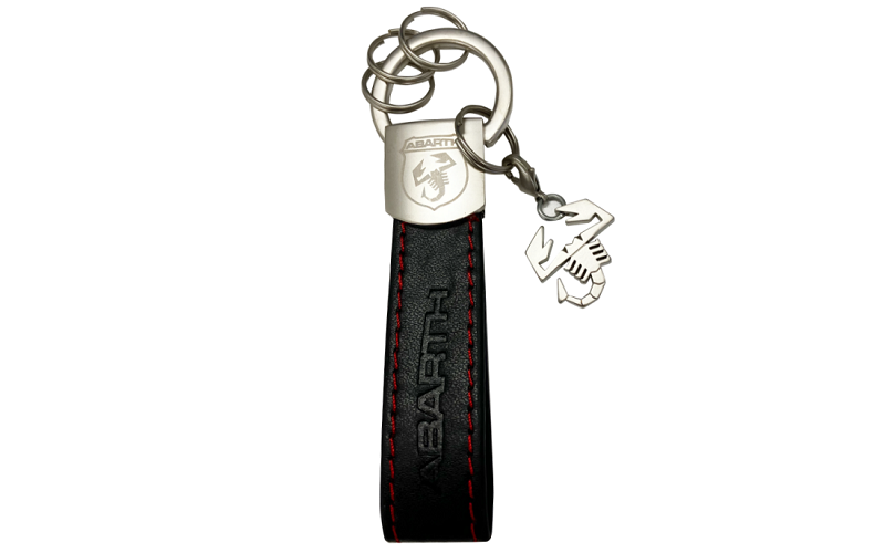 アバルトオリジナルキーホルダー。1組1つまで、なくなり次第終了