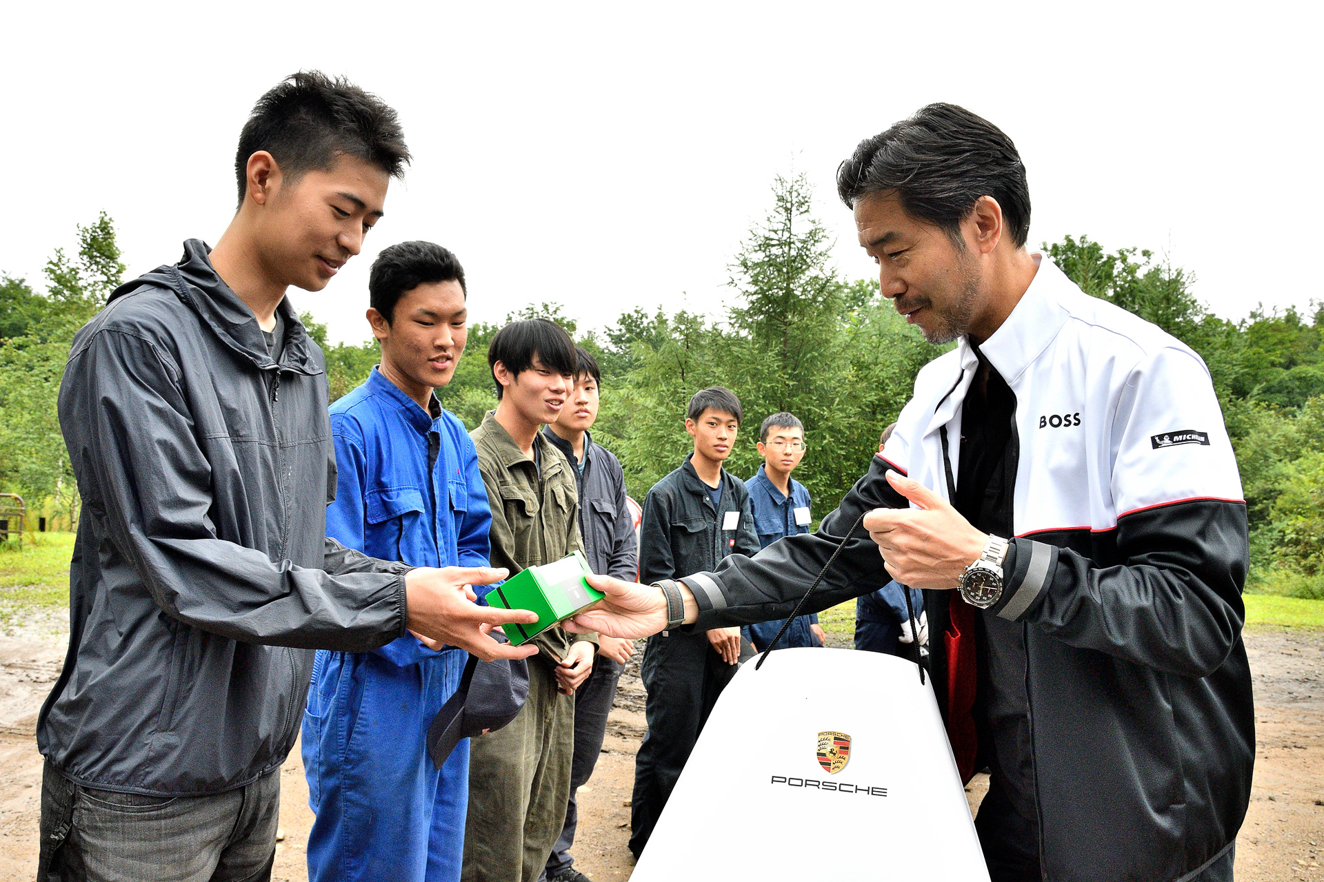 ポルシェジャパンの黒岩さんから911ナローのミニカーを全員にプレゼントするといううれしいサプライズも