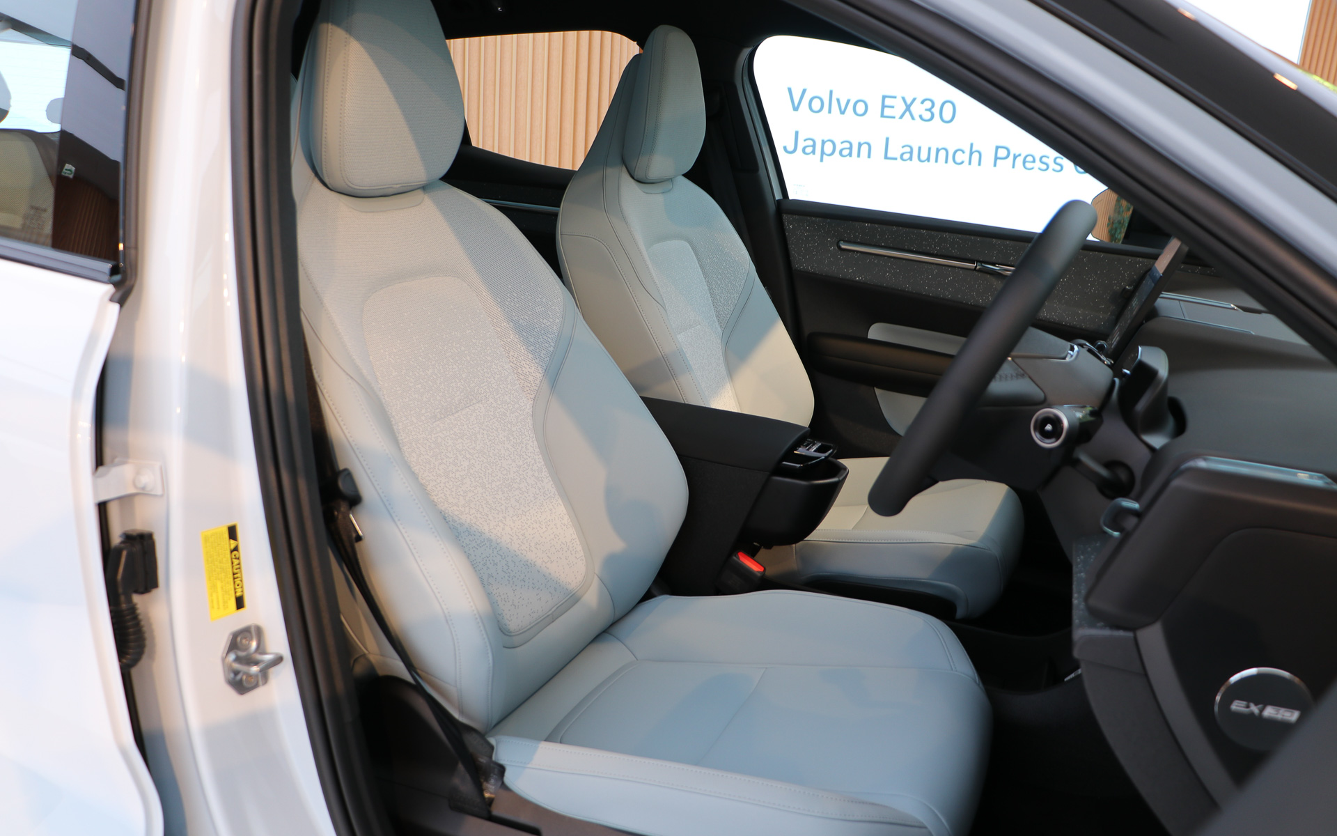 前席はシートヒーター内蔵